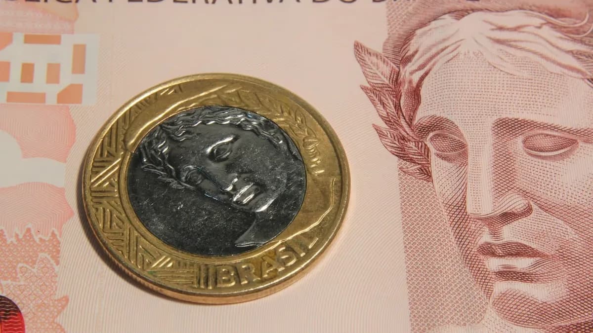 Dívida do Brasil cresce: o que eleva o risco do país