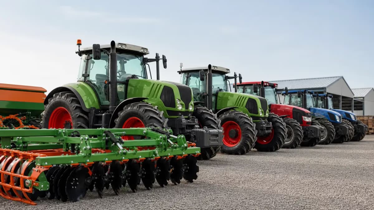 Estado entrega máquinas agrícolas a municípios nesta quinta