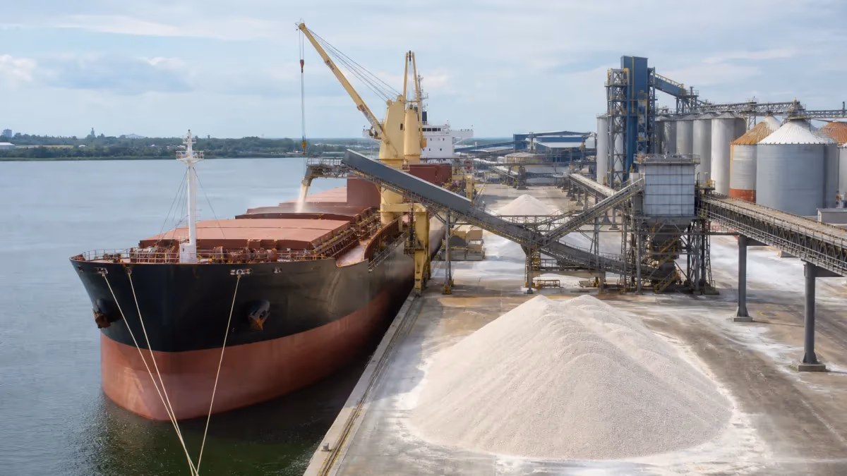 Portos priorizam desembarque de fertilizantes