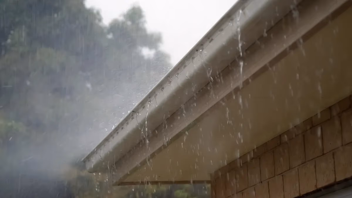 Temporais fortes: risco de tornados e ventos acima de 100 km/h